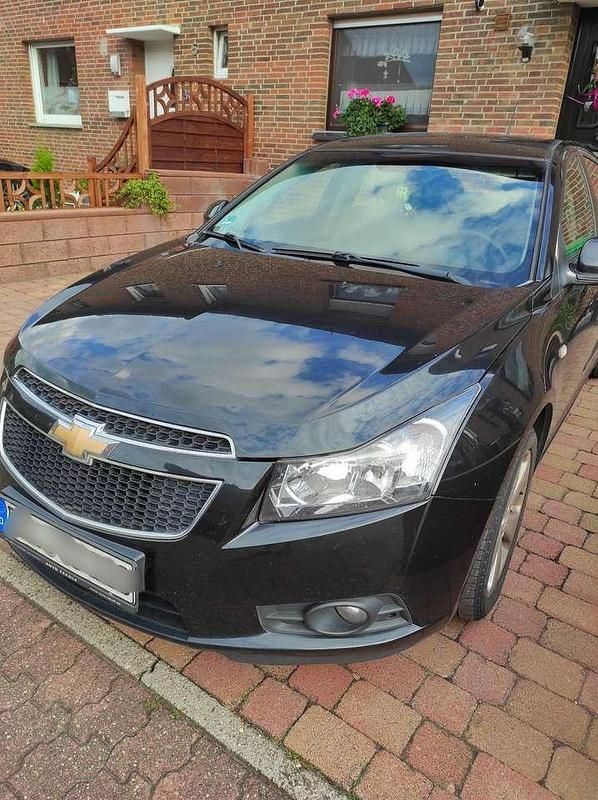 Schwarz Gebraucht 2011 Chevrolet Cruze Kleinwagen | 2.900 € (Fairer Preis) - Bild 1/4