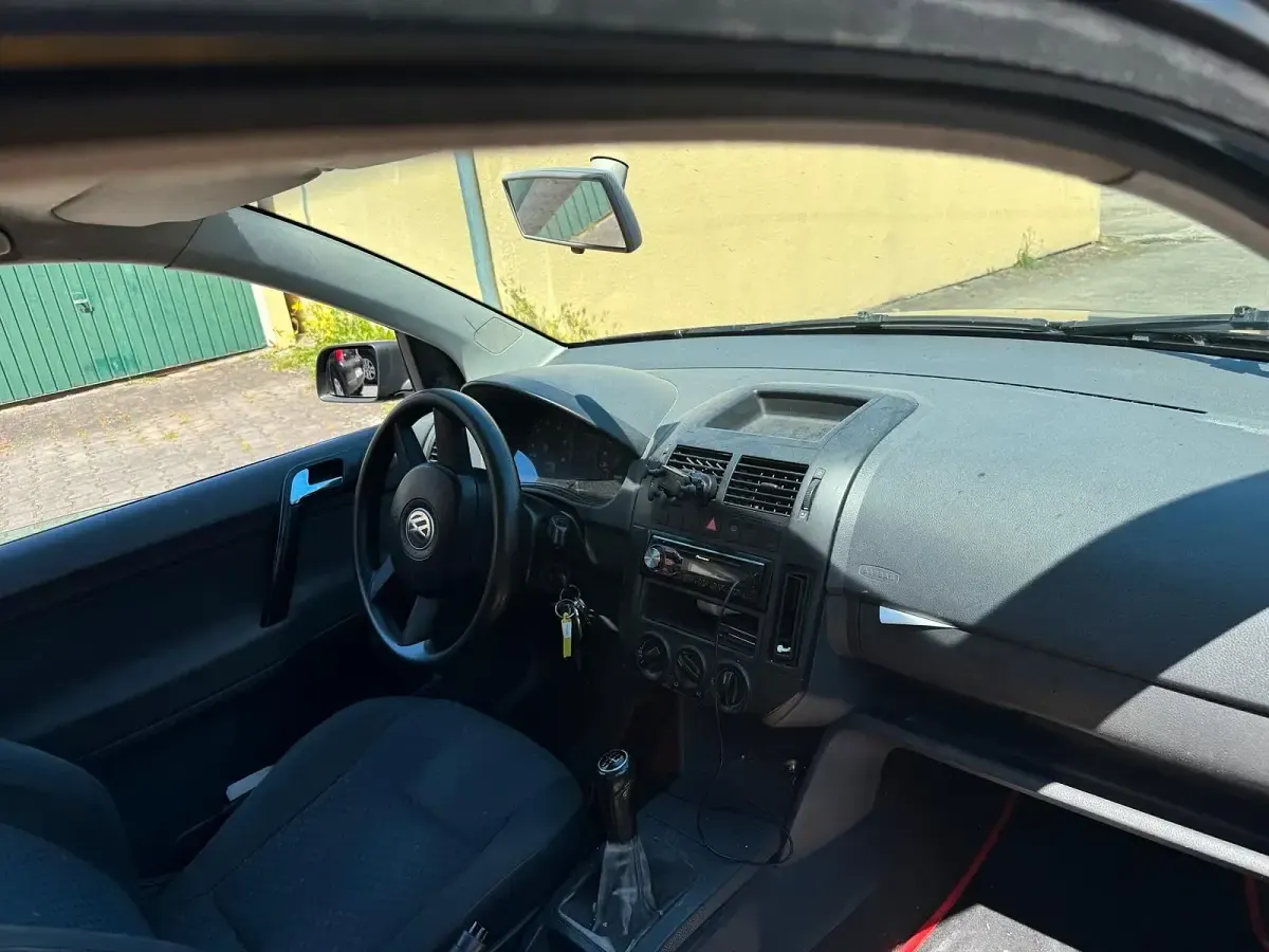 Gebraucht VW Polo 75 PS (55 kW) 2003 Schwarz Kleinwagen