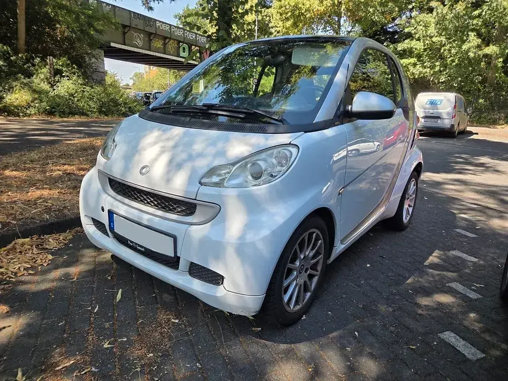 Gebraucht Smart ForTwo Coupé Passion 71 PS (52 kW) 2011 Weiß Coupé
