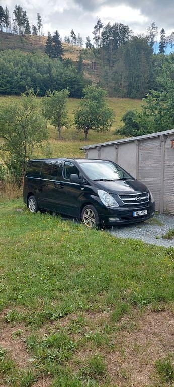 Schwarz Gebraucht 2011 Hyundai H-1 Van | 14.400 € (Teuer) - Bild 1/4