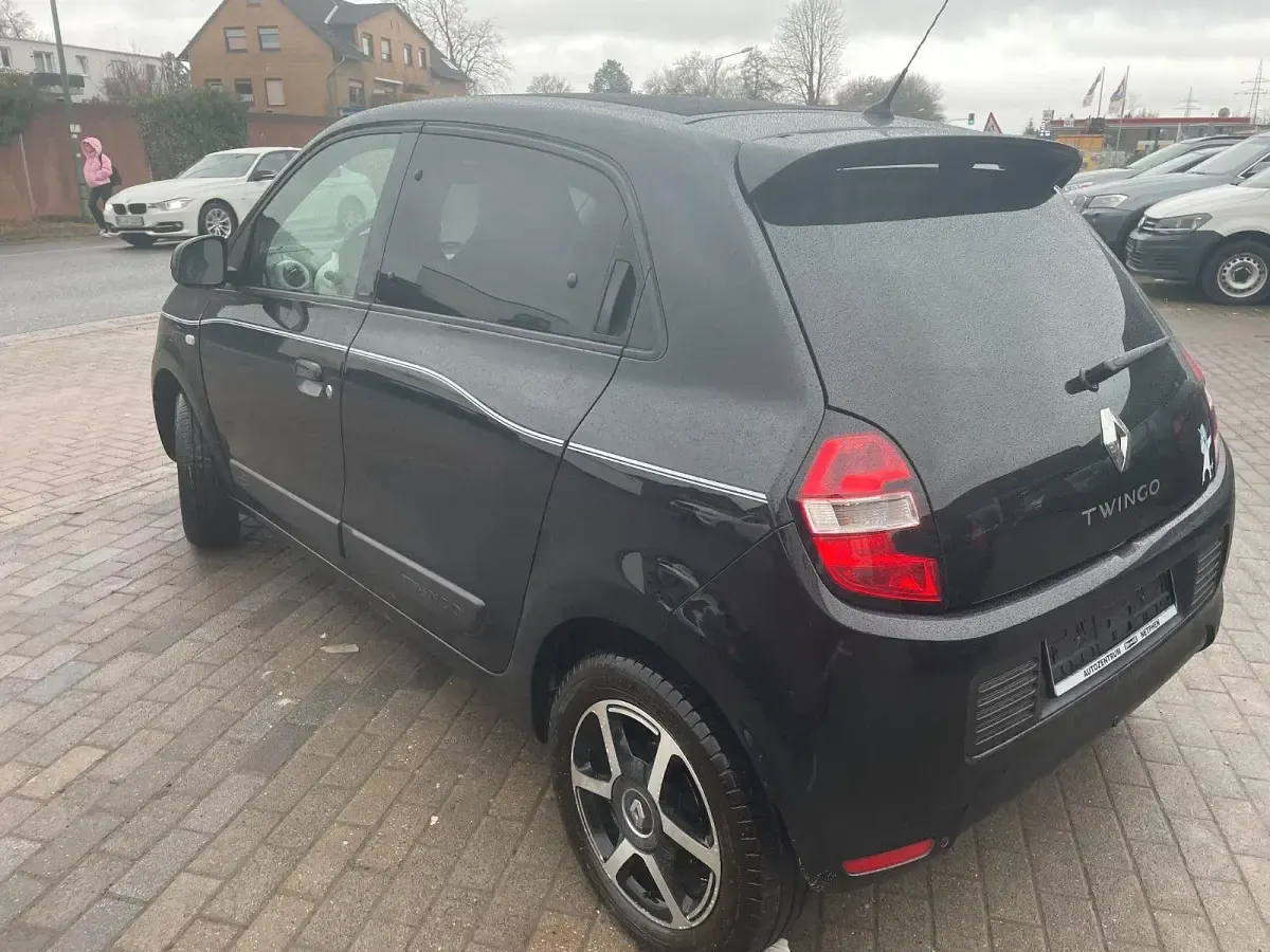 Używany Renault Twingo LIMITED 90 KM (66 kW) 2017 Czarny Hatchback