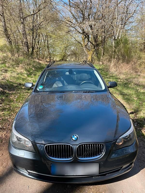 Gebraucht BMW 525 197 PS (144 kW) 2008 Grau Kombi