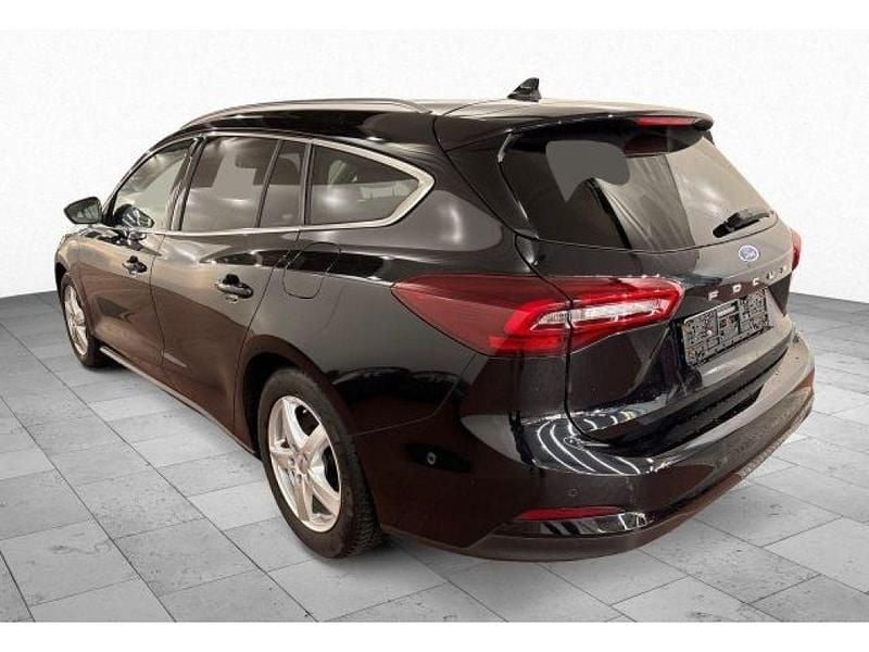 Używany Ford Focus Titanium 120 KM (88 kW) 2022 Czarny Kombi