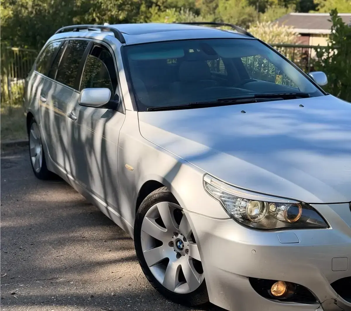 Gebraucht BMW 530 Sport Line 272 PS (200 kW) 2009 Silber Kombi