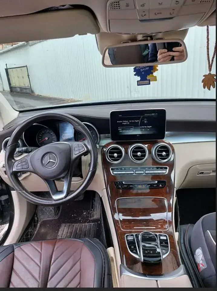 Gebraucht Mercedes GLC250 204 PS (150 kW) 2019 Schwarz  metallic SUV