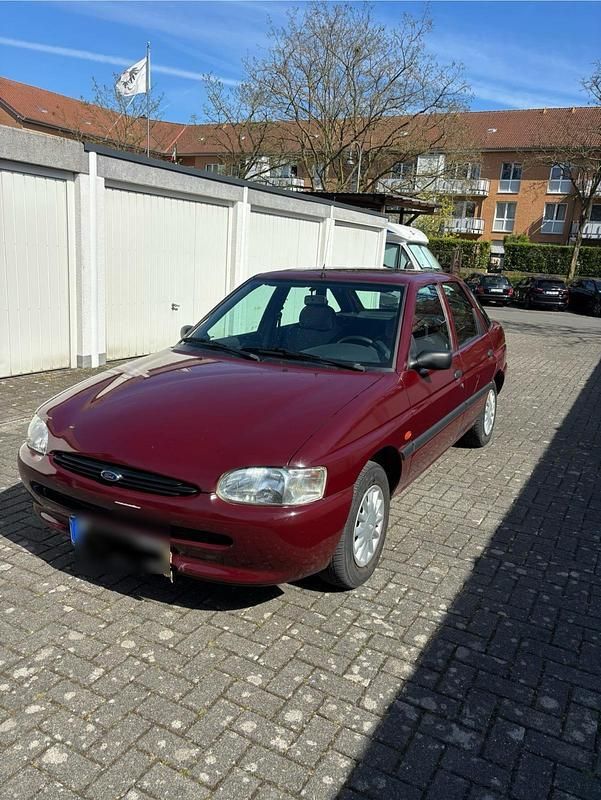 Rot Gebraucht 1995 Ford Escort Limousine | 1.700 € - Bild 1/4