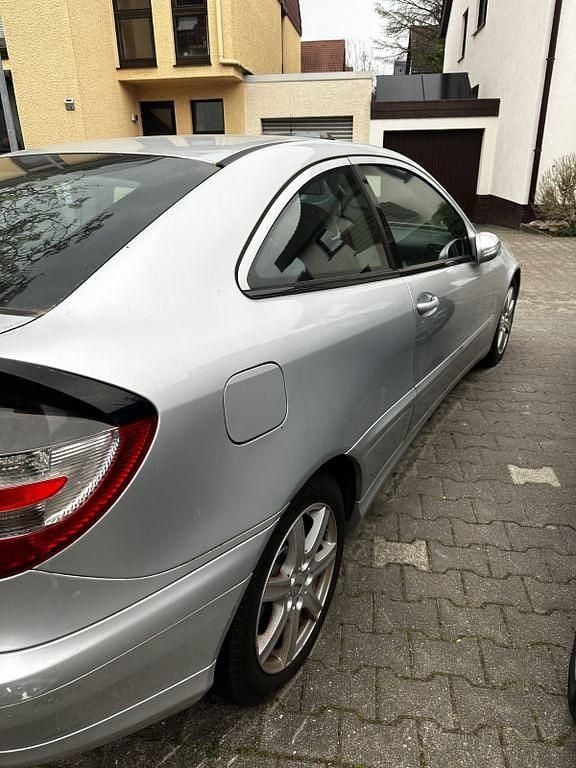 Gebraucht Mercedes CL200 163 PS (119 kW) 2007 Silber Coupé