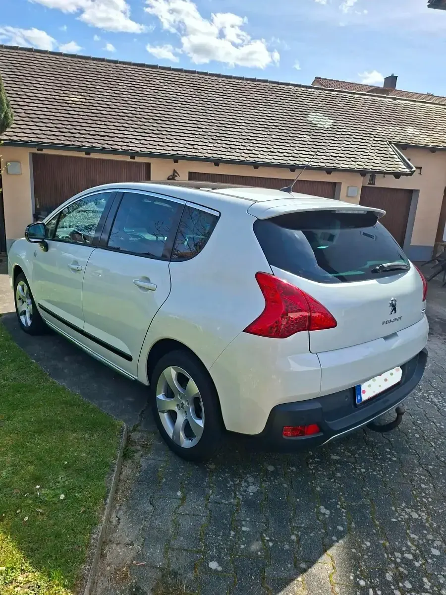 Gebraucht Peugeot 3008 153 PS (112 kW) 2012 Weiß Kombi