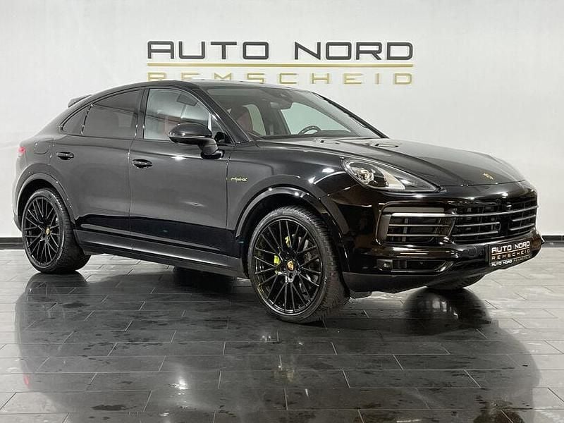 Second-hand Porsche Cayenne Platinum Edition 340 CP (250 kW) 2023 Negru SUV
