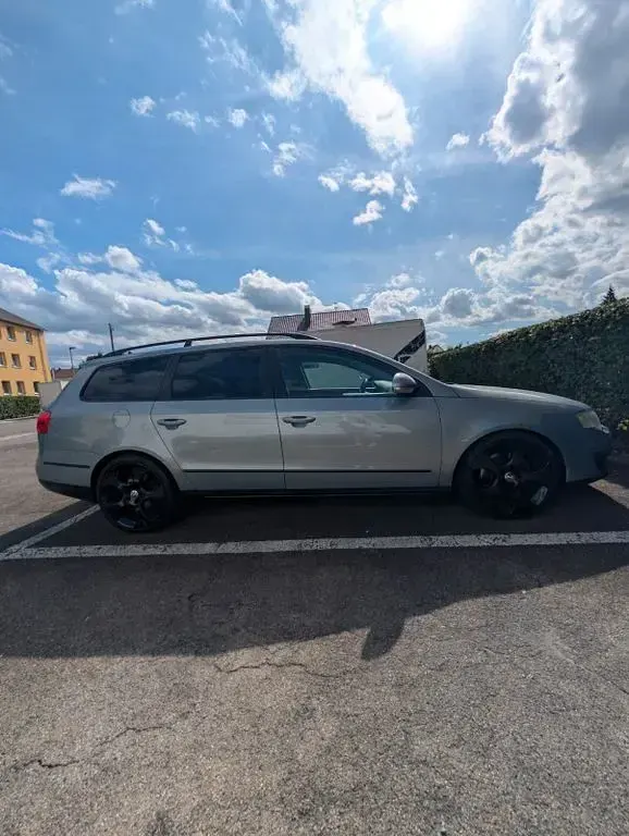 Gebraucht VW Passat Highline 143 PS (105 kW) 2010 Blau Limousine