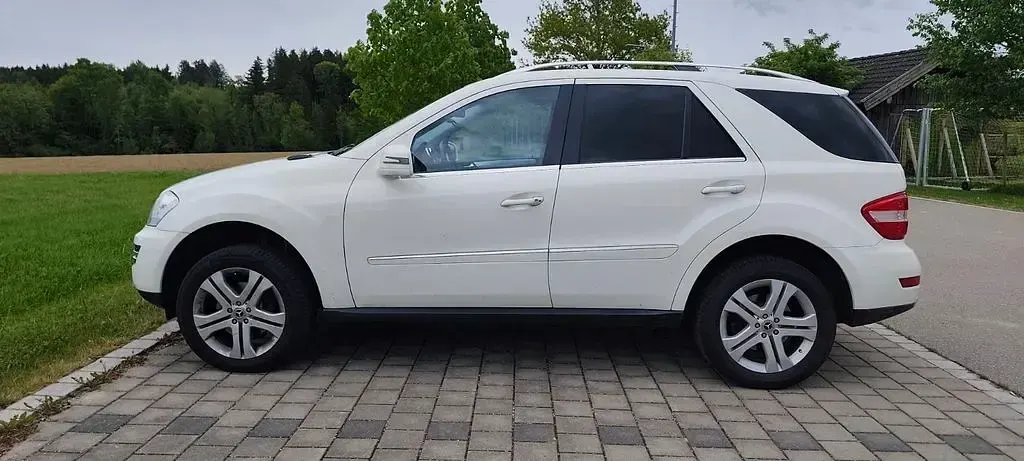 Gebraucht Mercedes ML350 Edition 231 PS (169 kW) 2011 Weiß SUV