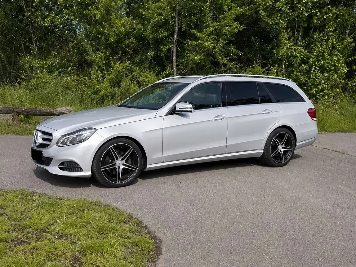 Gebraucht Mercedes E220 170 PS (125 kW) 2013 Grau Kombi