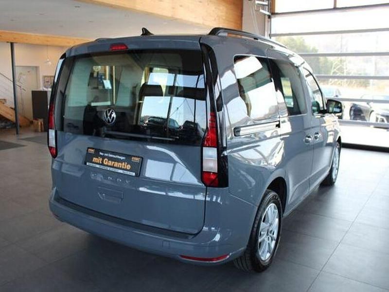 Gebraucht VW Caddy Life 122 PS (89 kW) 2023 Pure grey Van / Kleinbus