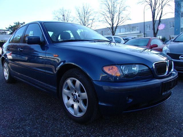 Gebraucht BMW 325 192 PS (141 kW) 2002 Blau Limousine