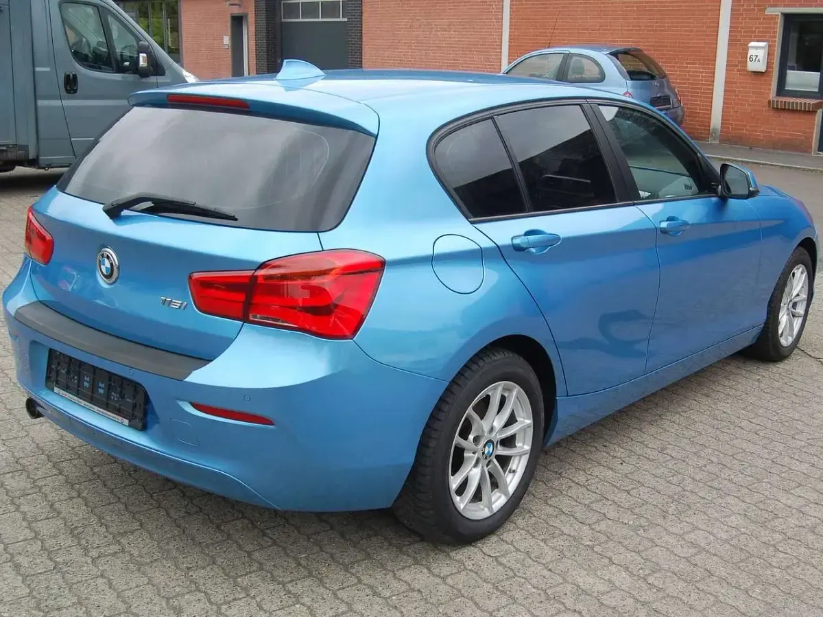 Gebraucht BMW 116 Advantage 109 PS (80 kW) 2018 Seaside blue metallic Kleinwagen