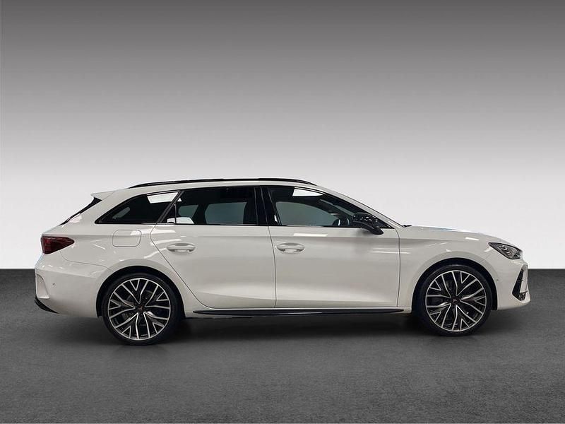 Neu Cupra Leon VZ 272 PS (200 kW) 2026 Weiß Limousine