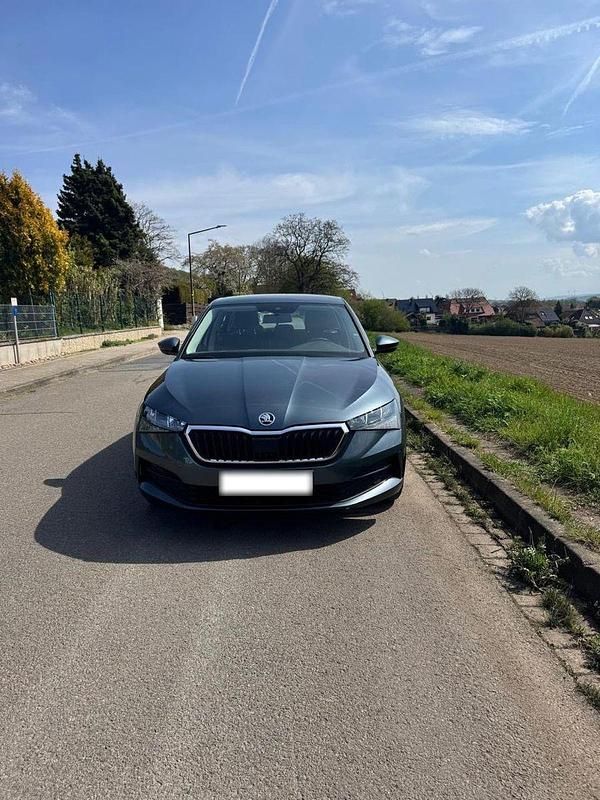 Gebraucht Skoda Scala Cool Plus 95 PS (69 kW) 2019 Grau Kleinwagen