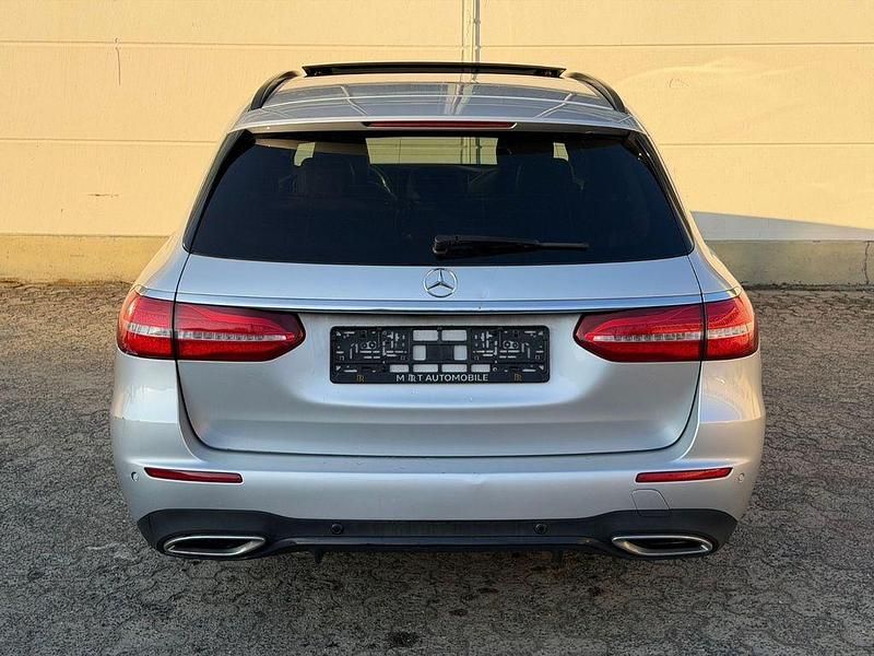 Gebraucht Mercedes E220 AMG line 194 PS (142 kW) 2017 Silber Limousine