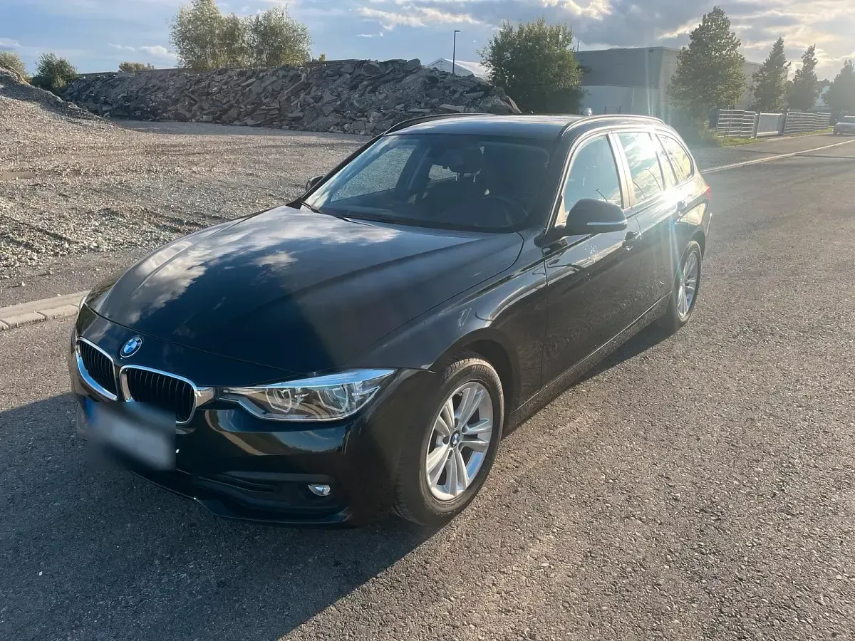Gebraucht BMW 320 194 PS (142 kW) 2019 Schwarz Kombi