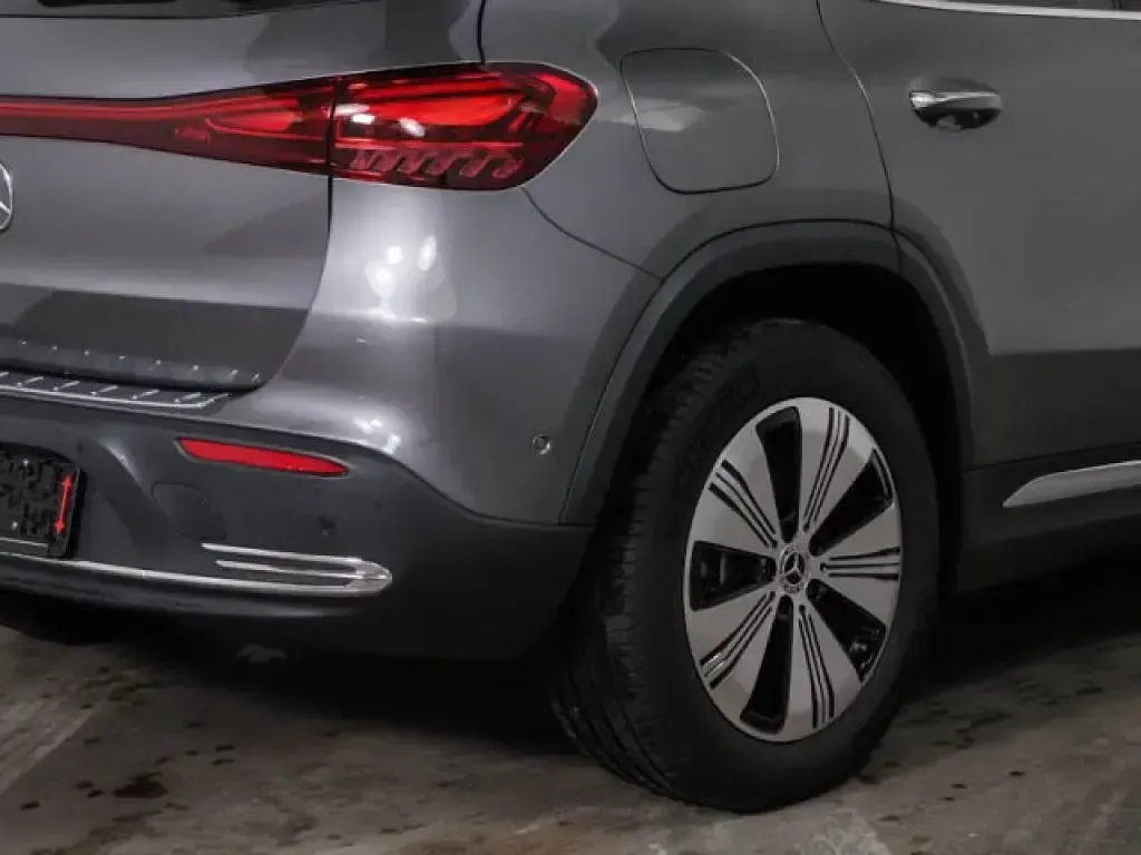 Gebraucht Mercedes EQA250 139 kW (190 PS) 2025 lack mountaingrau (metallic) SUV