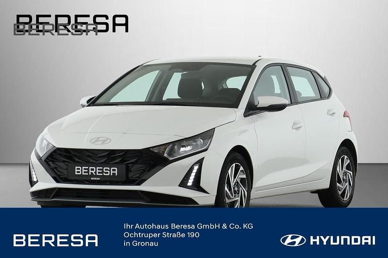 Atlas white / sol Neu 2025 Hyundai i20 Trend Limousine | 19.480 € (Superpreis) - Bild 1/4