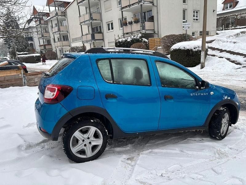 Gebraucht Dacia Sandero Prestige 90 PS (66 kW) 2014 Blau Limousine