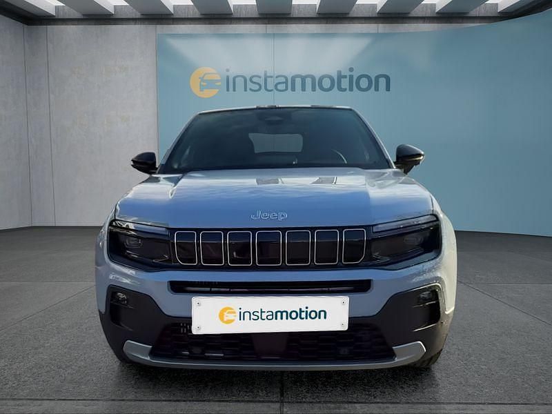 Neu Jeep Avenger 110 PS (80 kW) 2025 Grau SUV