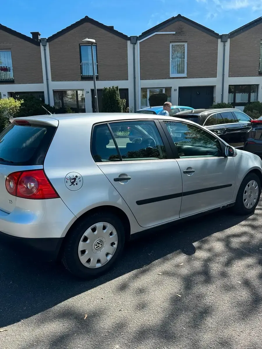 Gebraucht VW Golf V 102 PS (75 kW) 2005 Silber Kleinwagen