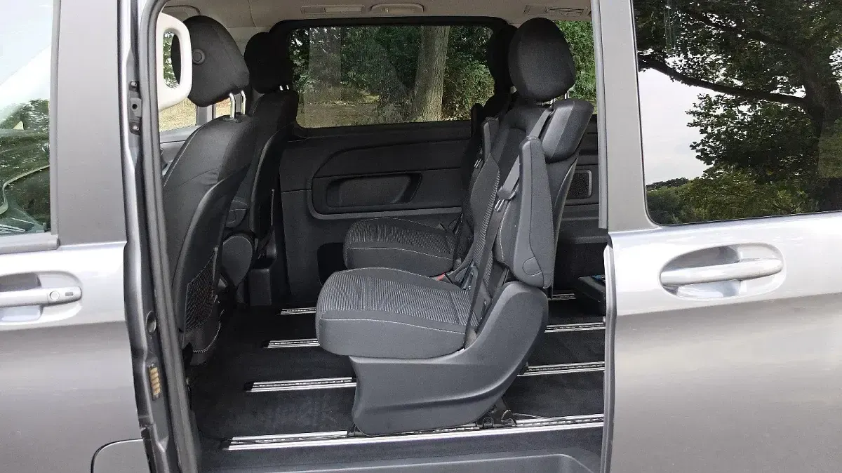 Gebraucht Mercedes V250 190 PS (139 kW) 2021 Grau Van / Kleinbus