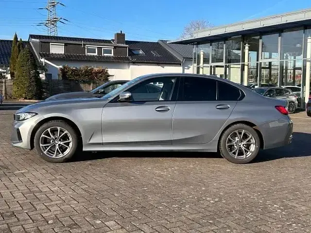 Używany BMW 320 Shadowline 184 KM (135 kW) 2023 Szary Sedan/Limuzyna