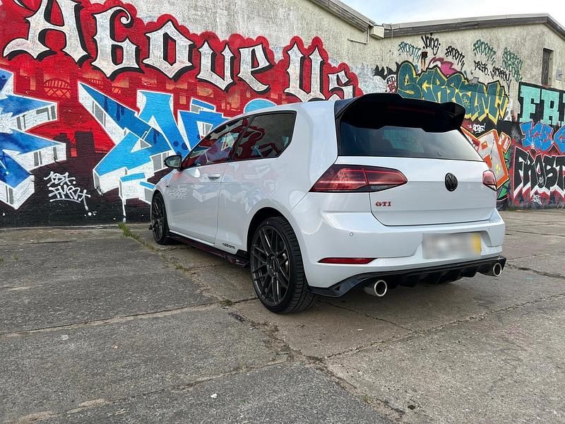 Gebraucht VW Golf VII GTI 300 PS (220 kW) 2019 Weiß Kleinwagen