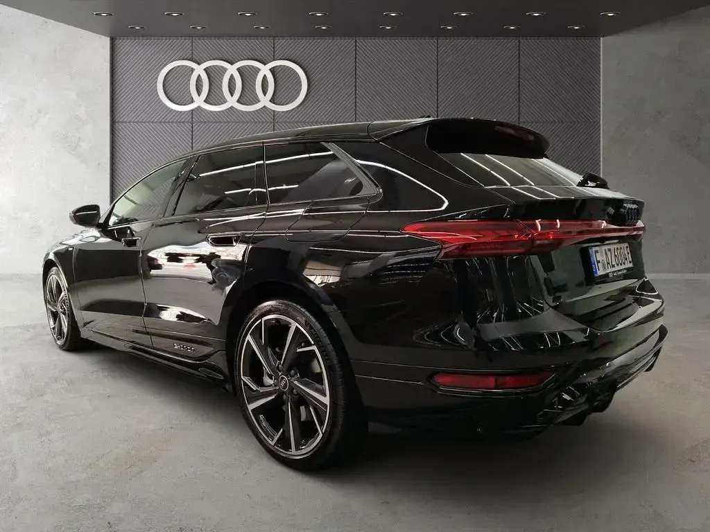 Begagnad Audi A6 e-tron S-Line 269 kW (367 HK) 2026 Svart Kombi