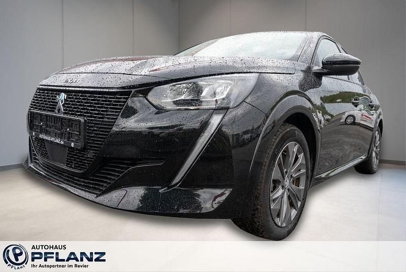 Schwarz Gebraucht 2023 Peugeot e-208 Allure Kleinwagen | 17.485 € (Guter Preis) - Bild 1/4