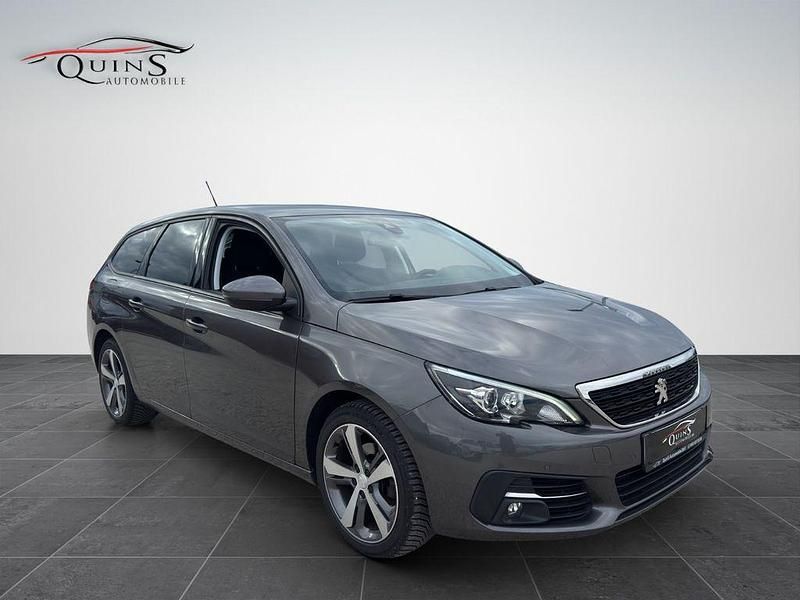 Gris platinium Gebraucht 2017 Peugeot 308 Active Kombi | 7.990 € (Fairer Preis) - Bild 1/4