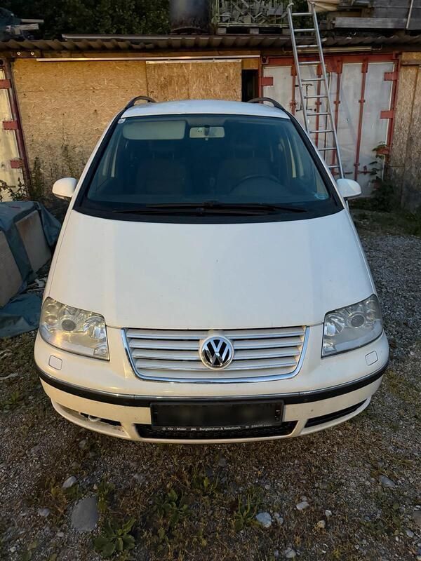 Weiß Gebraucht 2004 VW Sharan Van / Kleinbus | 1.450 € (Etwas zu teuer) - Bild 1/4
