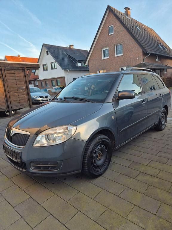 Grau Gebraucht 2009 Skoda Fabia Style Kombi | 2.550 € (Guter Preis) - Bild 1/4