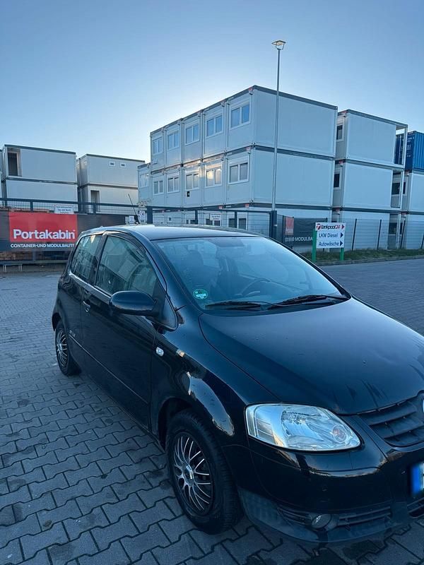 Gebraucht VW Fox 54 PS (39 kW) 2010 Schwarz Kleinwagen