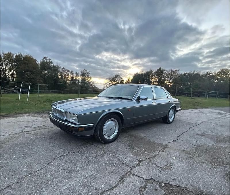 Gebraucht Jaguar XJ 226 PS (166 kW) 1993 Grau Limousine