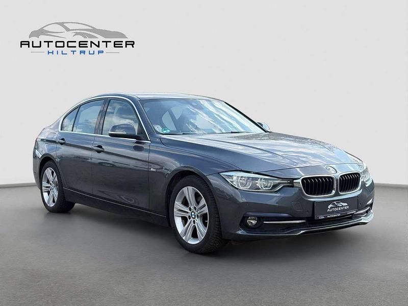 Gebraucht BMW 318 Sport Line 150 PS (110 kW) 2016 Grau Limousine