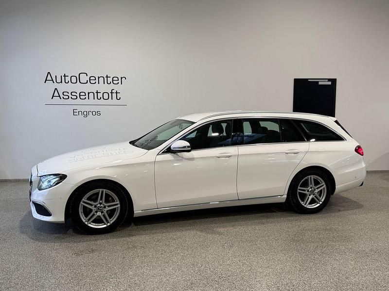 Weiß Gebraucht 2019 Mercedes E200 Avantgarde Limousine | 10.500 € (Superpreis) - Bild 1/3