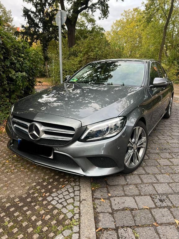 Gebraucht Mercedes C220 194 PS (142 kW) 2018 Schwarz Limousine