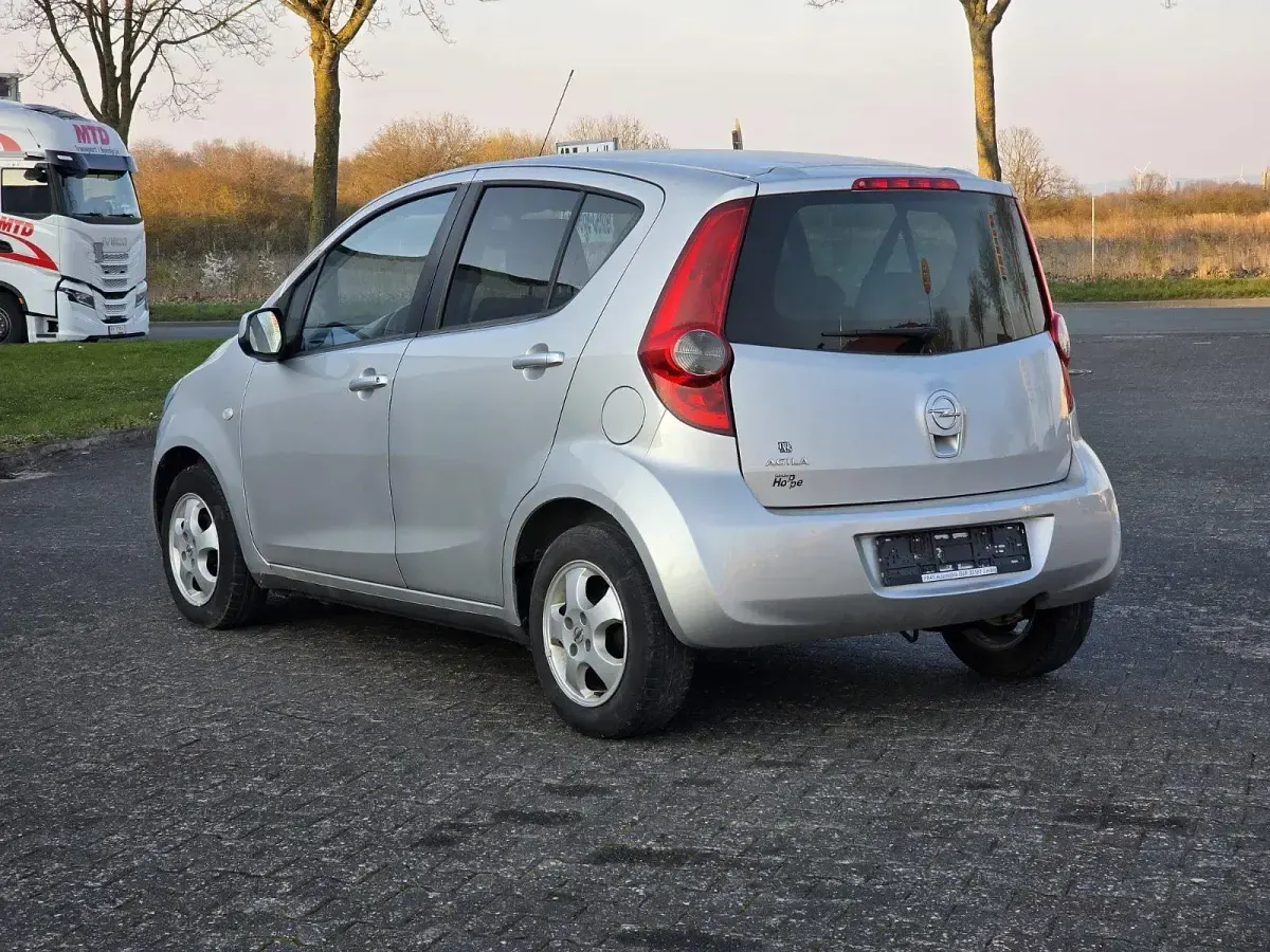 Gebraucht Opel Agila Edition 86 PS (63 kW) 2008 Silber Kleinwagen