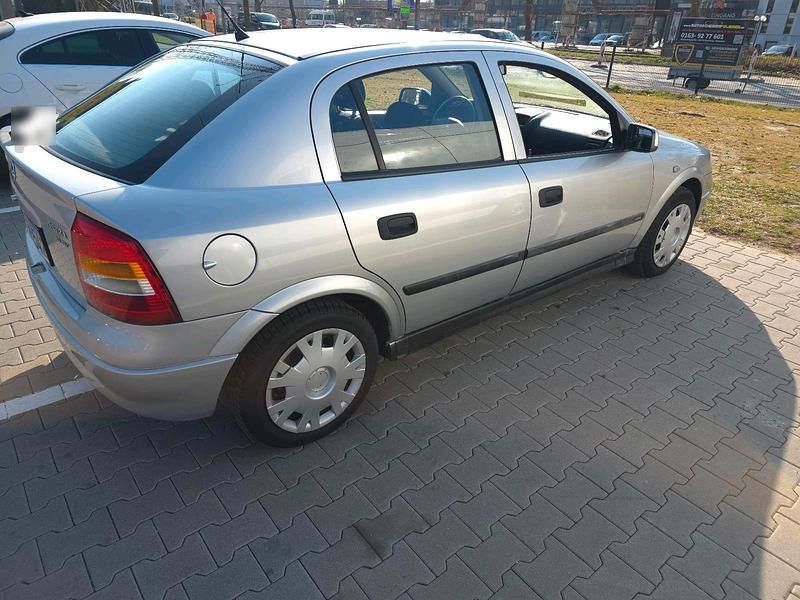 Gebraucht Opel Astra 101 PS (74 kW) 2000 Silber Kleinwagen