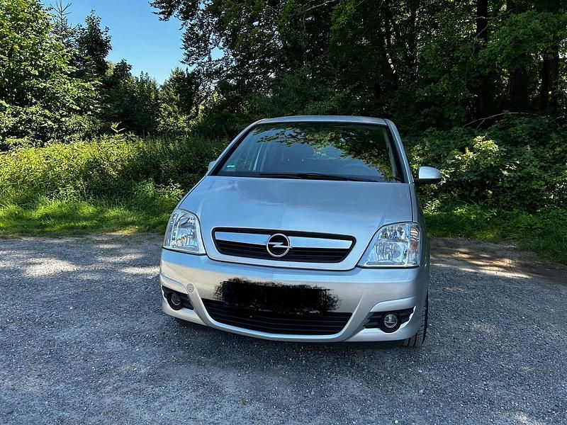 Silber Gebraucht 2010 Opel Meriva Van / Kleinbus | 1.600 € (Superpreis) - Bild 1/4