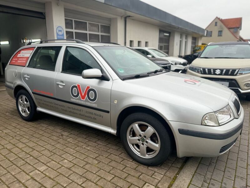 Silber Gebraucht 2006 Skoda Octavia Tour Kombi | 1.599 € - Bild 1/4