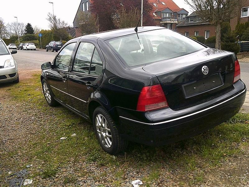 Gebraucht VW Bora Highline 102 PS (75 kW) 2002 Schwarz Limousine