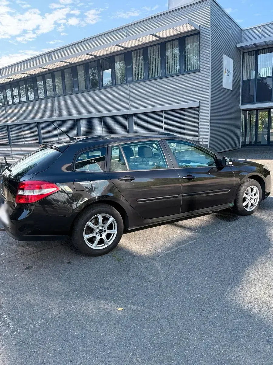 Gebraucht Renault Laguna III 150 PS (110 kW) 2010 Schwarz Kombi