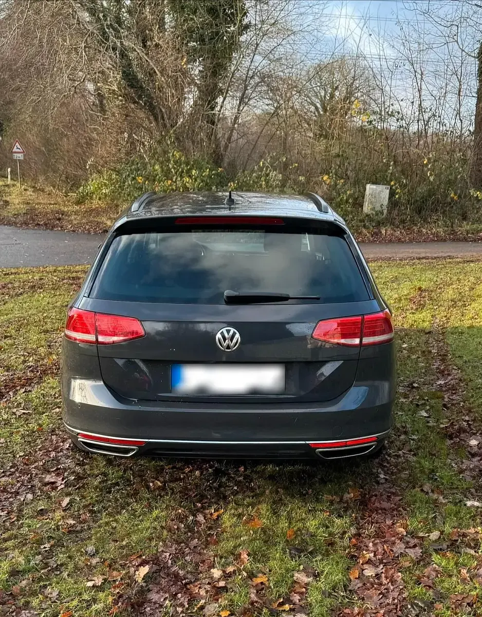 Gebraucht VW Passat 190 PS (139 kW) 2019 Grau Kombi