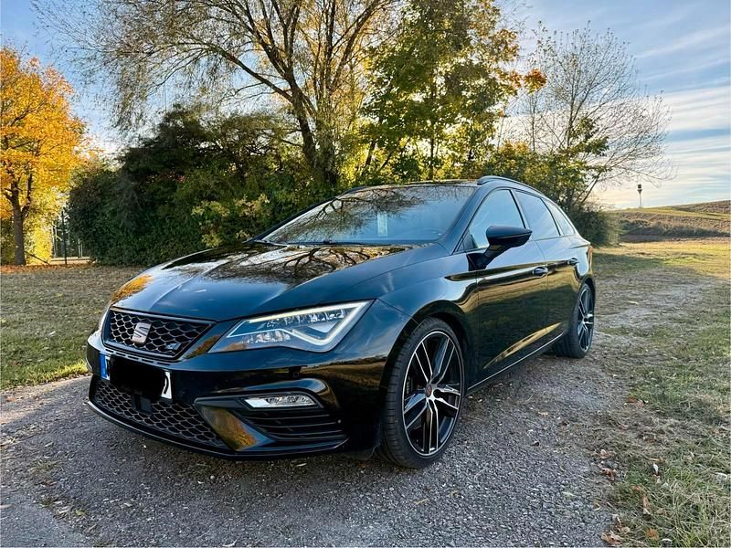 Schwarz Gebraucht 2020 Seat Leon ST 4Drive Kombi | 24.800 € (Fairer Preis) - Bild 1/4