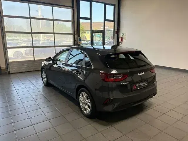 Gebraucht Kia Ceed 160 PS (117 kW) 2022 Grau Kleinwagen